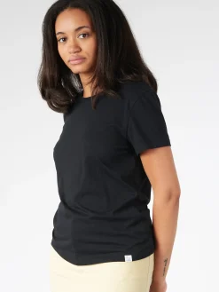 Merz b. Schwanen - Women's Classic T-Shirt in Deep Black