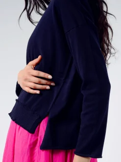 MJ Watson - V Neck Pullover in Navy