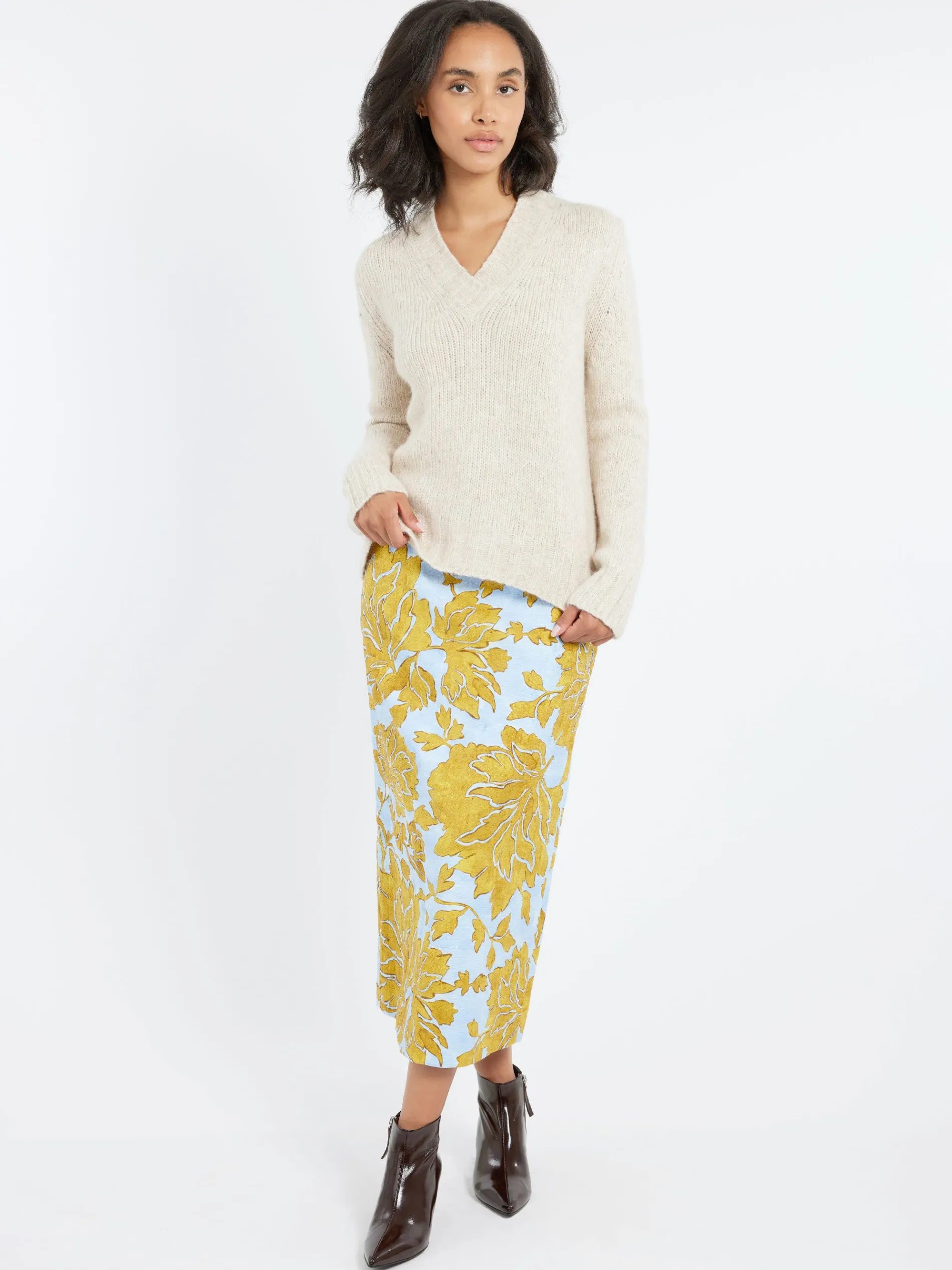 MJ Watson - V-Neck Sweater in Natural