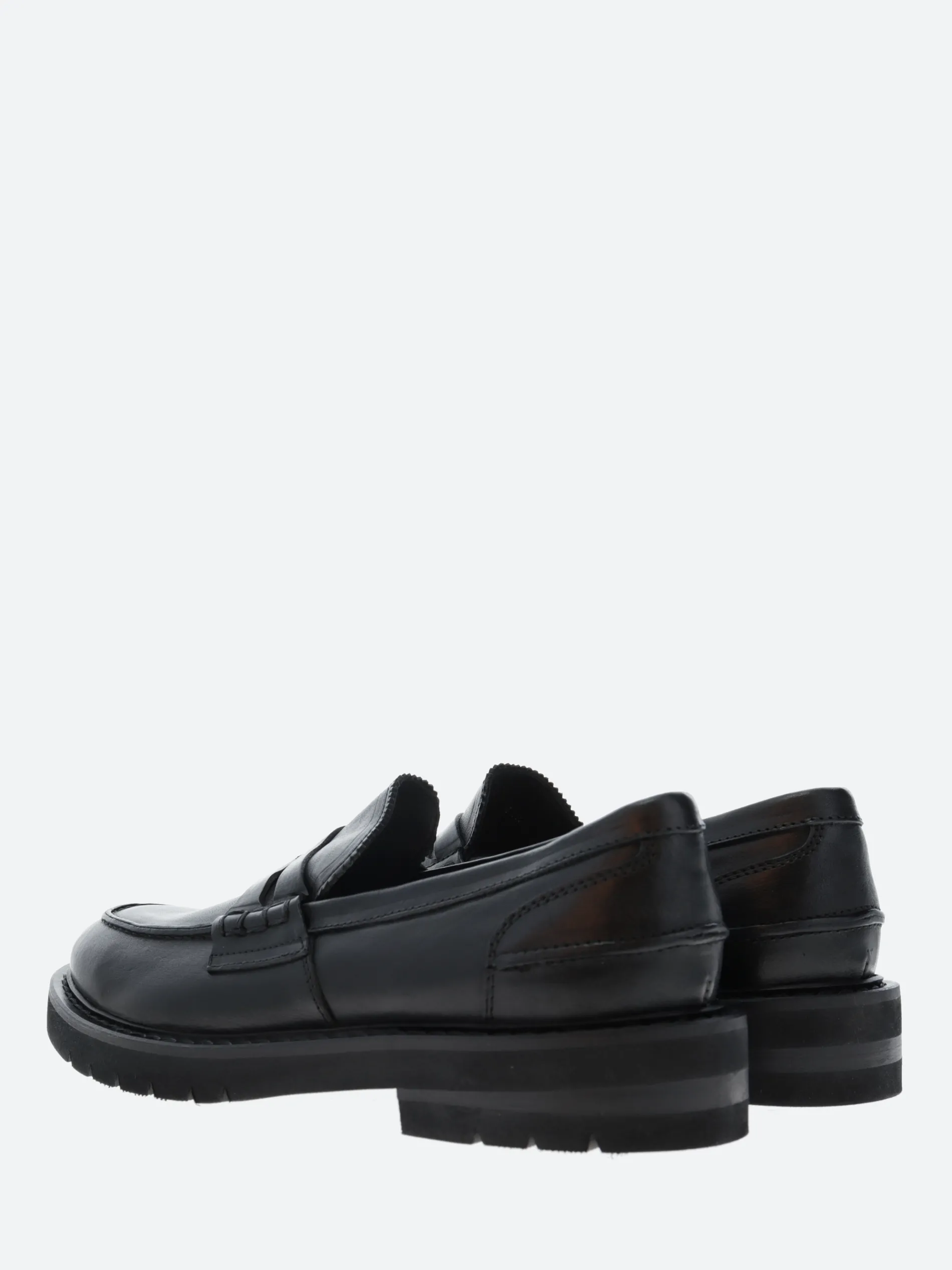 Moma - 60306 Loafers in Nero Cusna