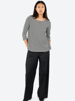 Neirami - 3/4 Sleeve T-Shirt in Nero