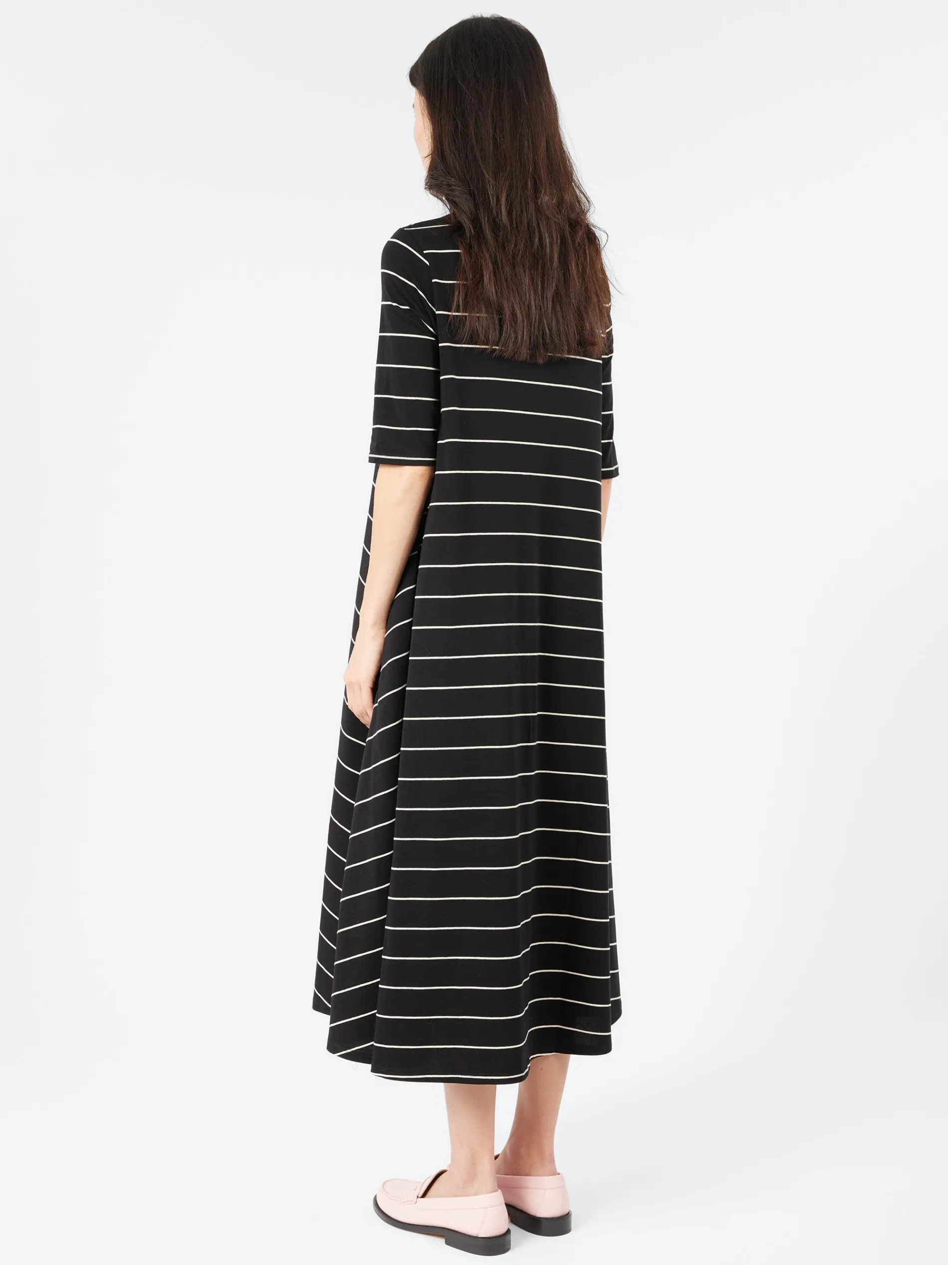 Neirami - B107 Flared Striped Dress in Nero
