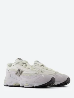 New Balance - 1000 in Pearl Grey with Black