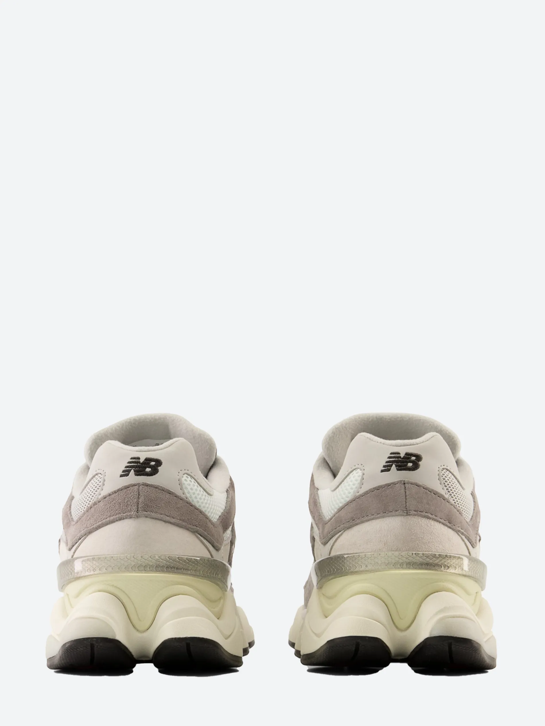 New Balance - 9060 in Raincloud