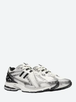 New Balance - 1906R in Silver with Black