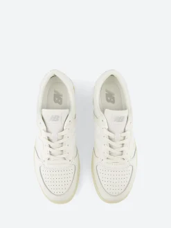 New Balance - T500 in Sea Salt and White