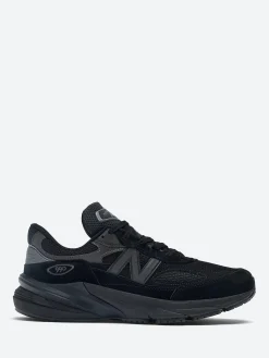 New Balance - 990v6 in Black with Black