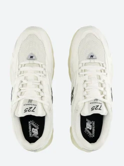 New Balance - 725V1 in Sea Salt with Phantom