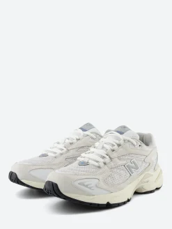 New Balance - 725V1 in White with Reflection