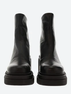 Open Closed - Roxy 03 in Black Antares