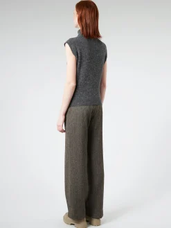 Pomandere - Knitted Vest with High Collar in Graphite