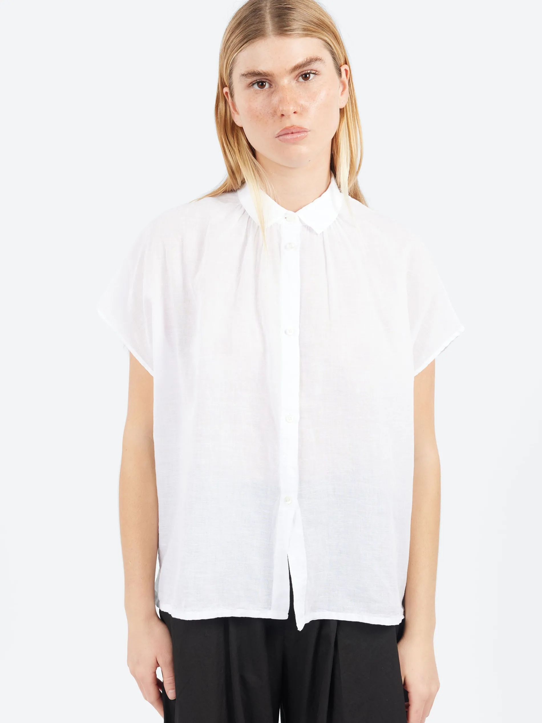 Pomandere - Short Sleeve Button-Up in Optical White