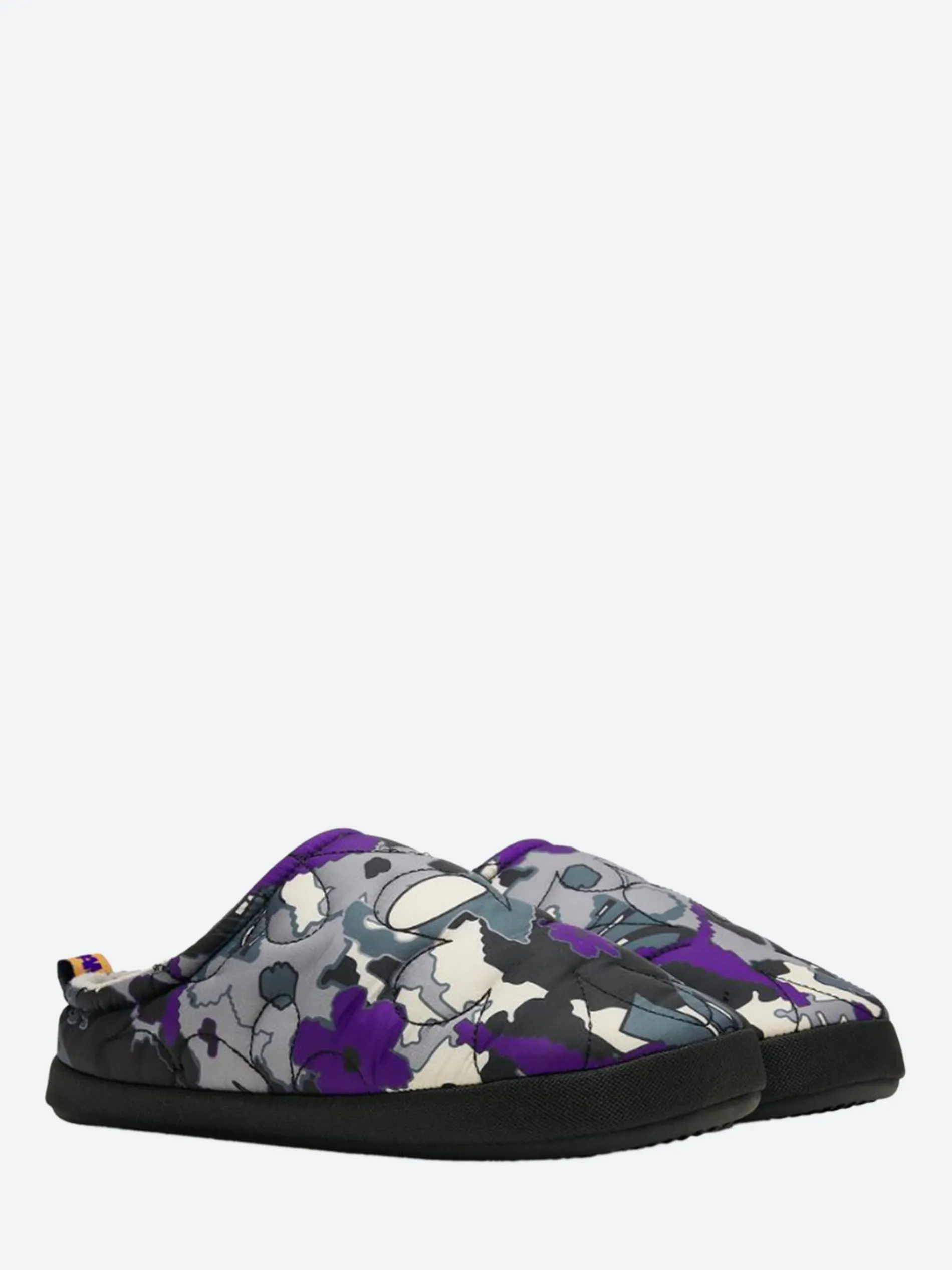 PUMA - Pam Puffy Slippers in Black and Heliotrop