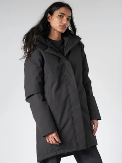 Quartz Co. - Genia in Black