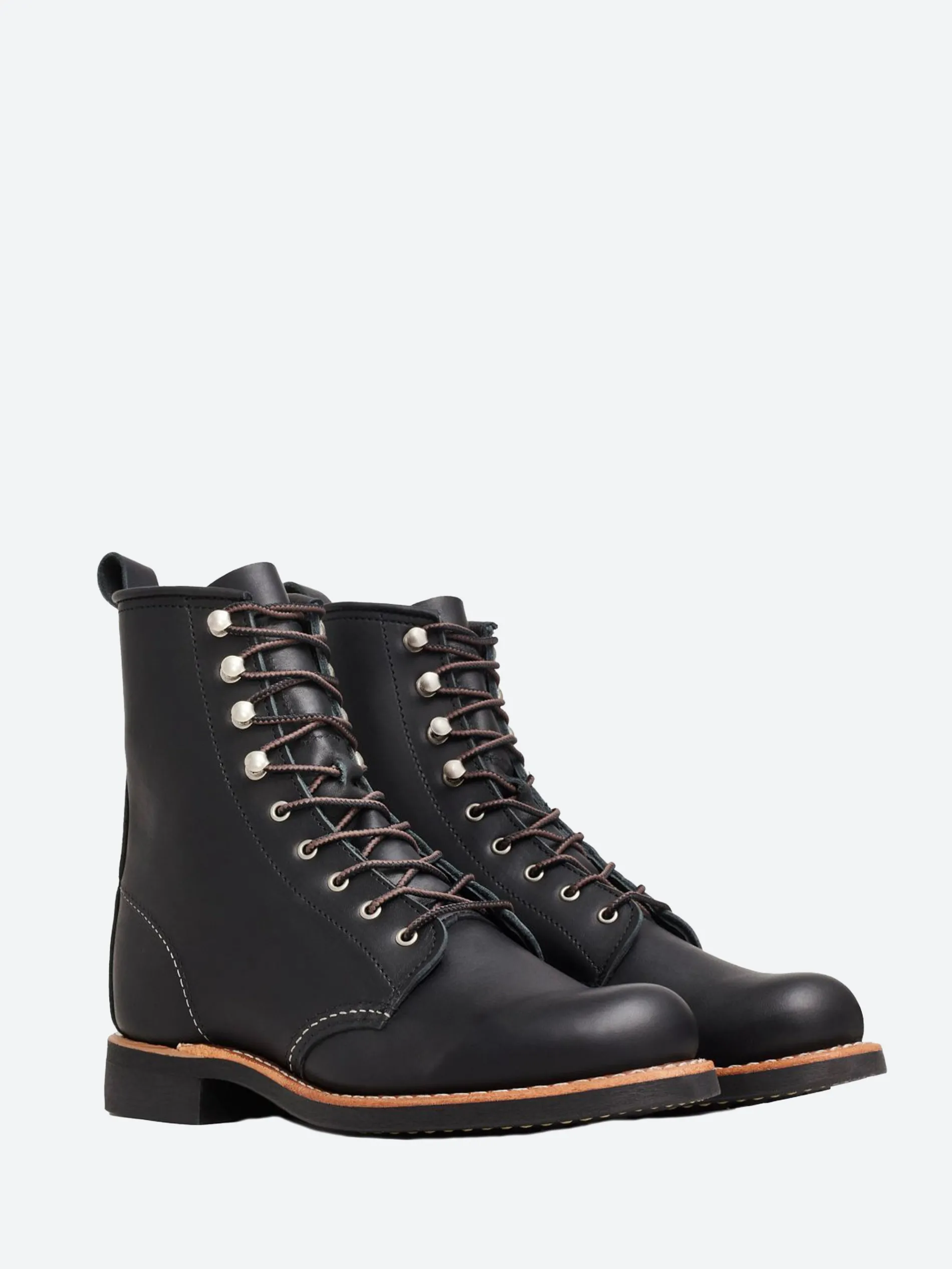 Red Wing - Silversmith in Black Boundary