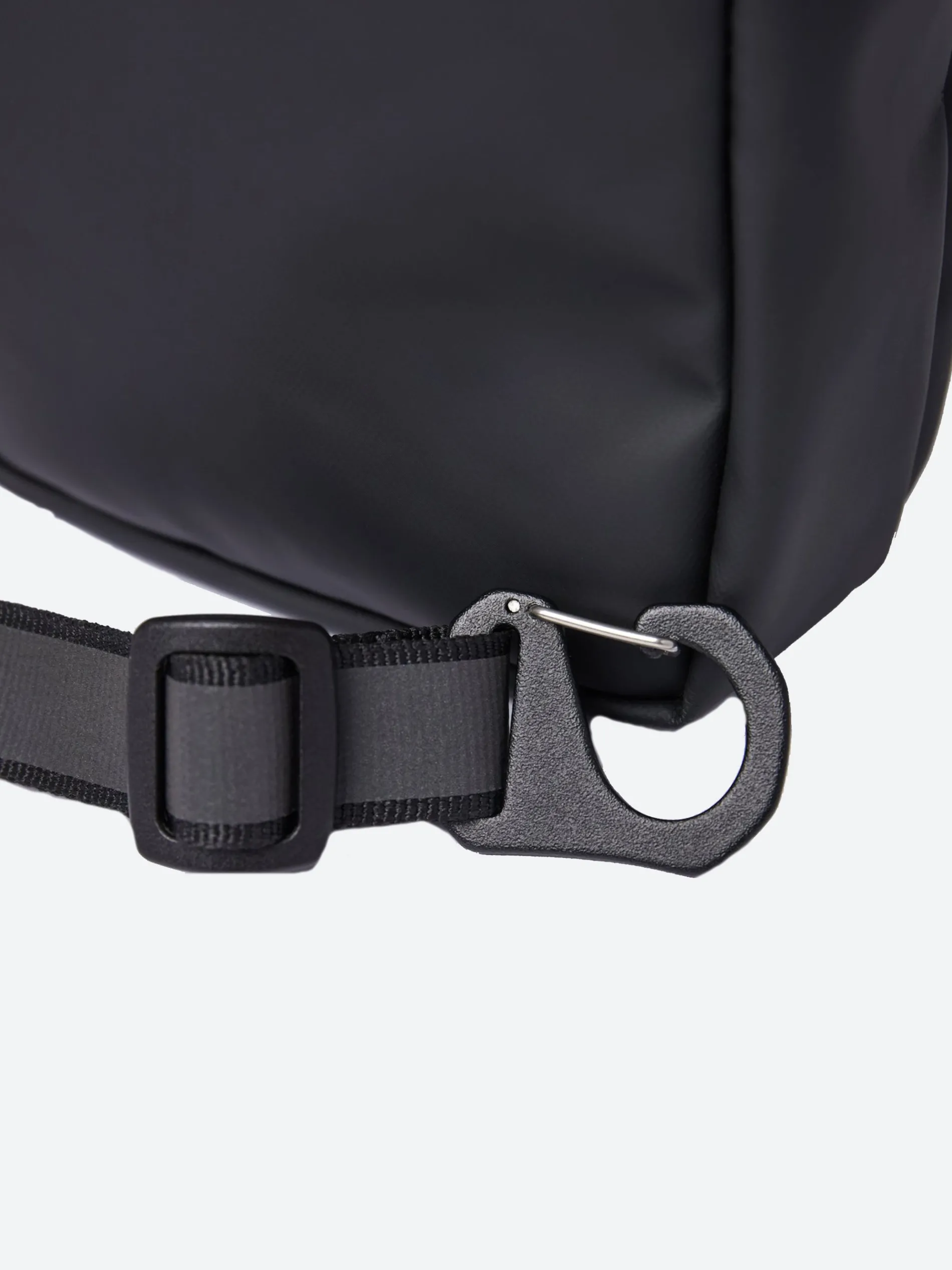 Sandqvist - Poe Crossbody in Black