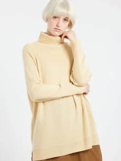 Sarahwear - Raglan Sleeve Turtleneck in Ivory