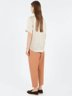 Silk Laundry - Short Sleeve Boyfriend Shirt in Hazelnut