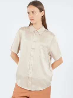 Silk Laundry - Short Sleeve Boyfriend Shirt in Hazelnut