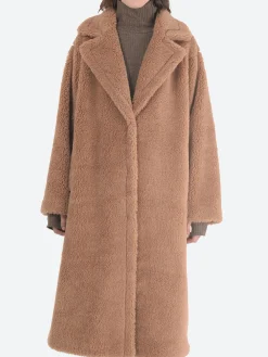 Stand Studio - Maria in Sand