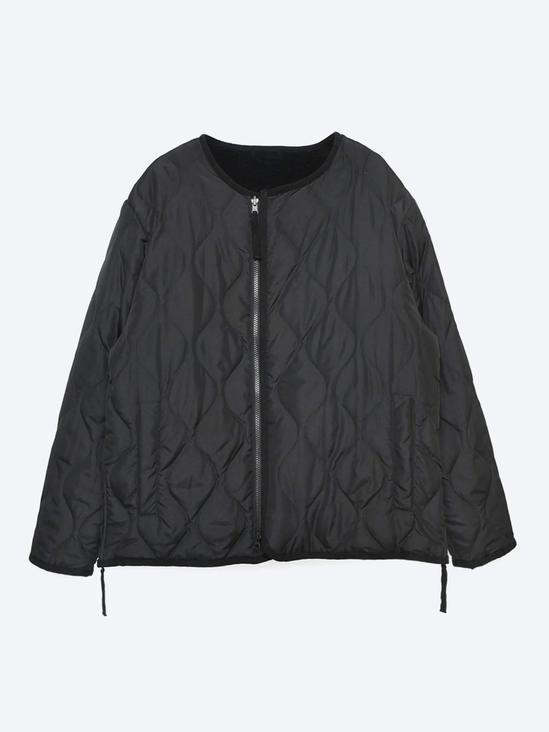Taion - Military Reversible Crew Neck Down Jacket in Black and Black