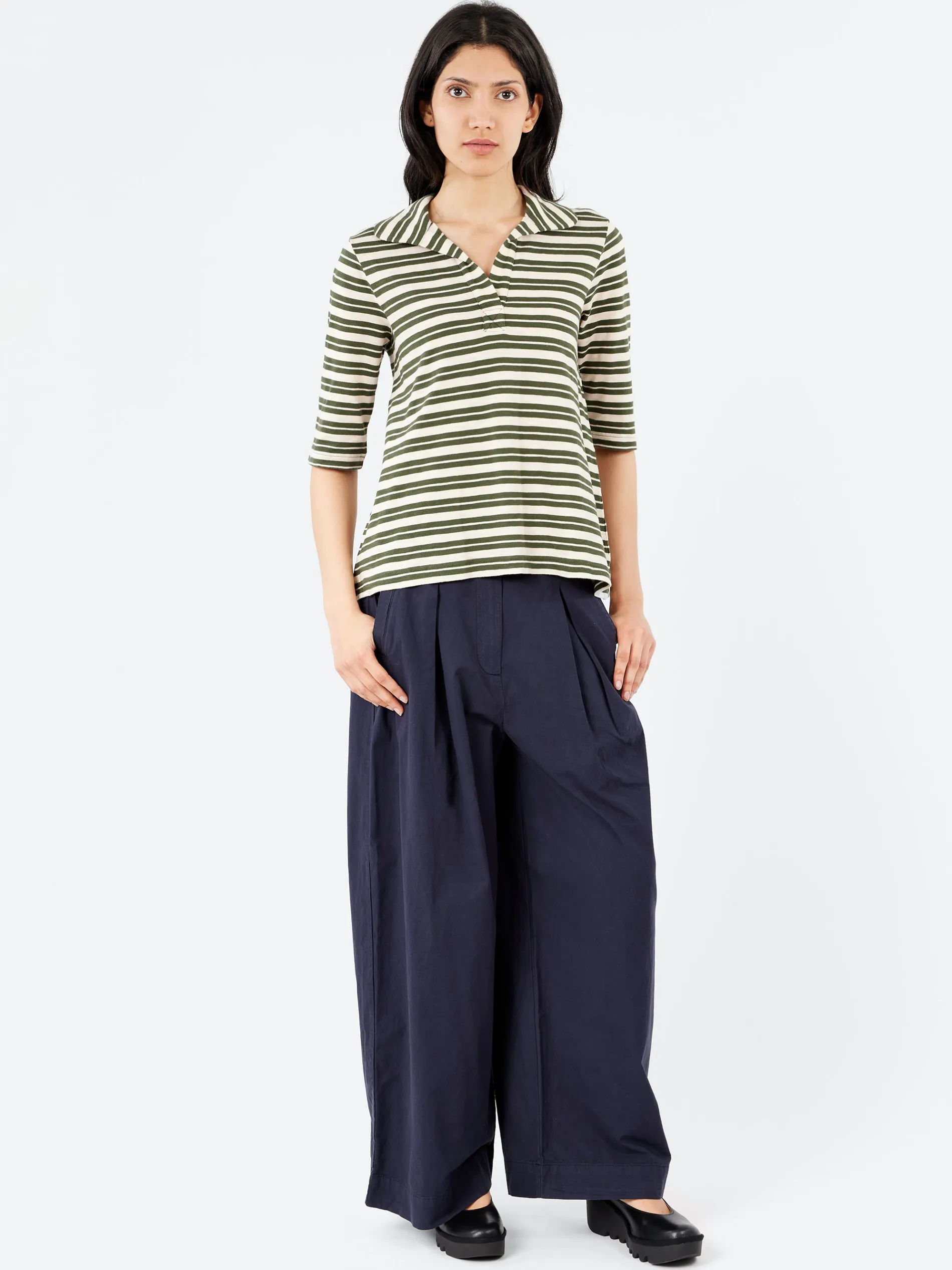 TOAST - Round Collar Tee in Dark Olive and Ecru