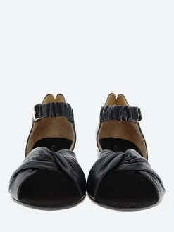 Tracey Neuls - Jackie in Smoke