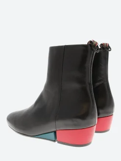 Tracey Neuls - Judd in Smoke