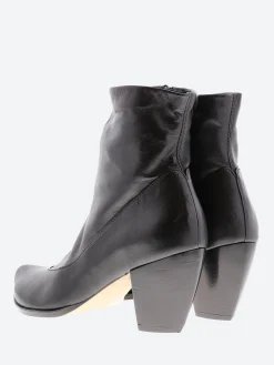 Tracey Neuls - Manuela in Black and Black Heel