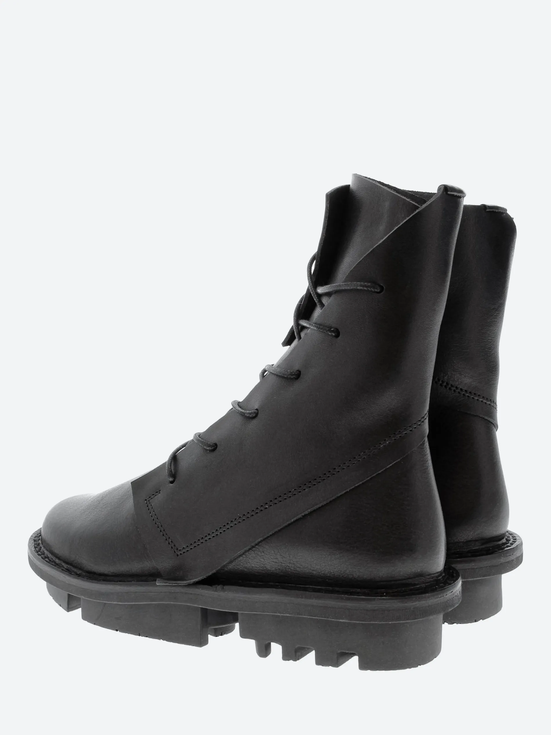 Trippen - Closed Vacate in Black