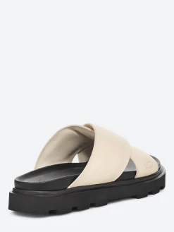 UGG - Capitelle Crossband in Jasmine