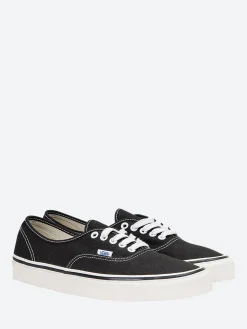 Vans - Anaheim Factory Authentic 44 DX in Black