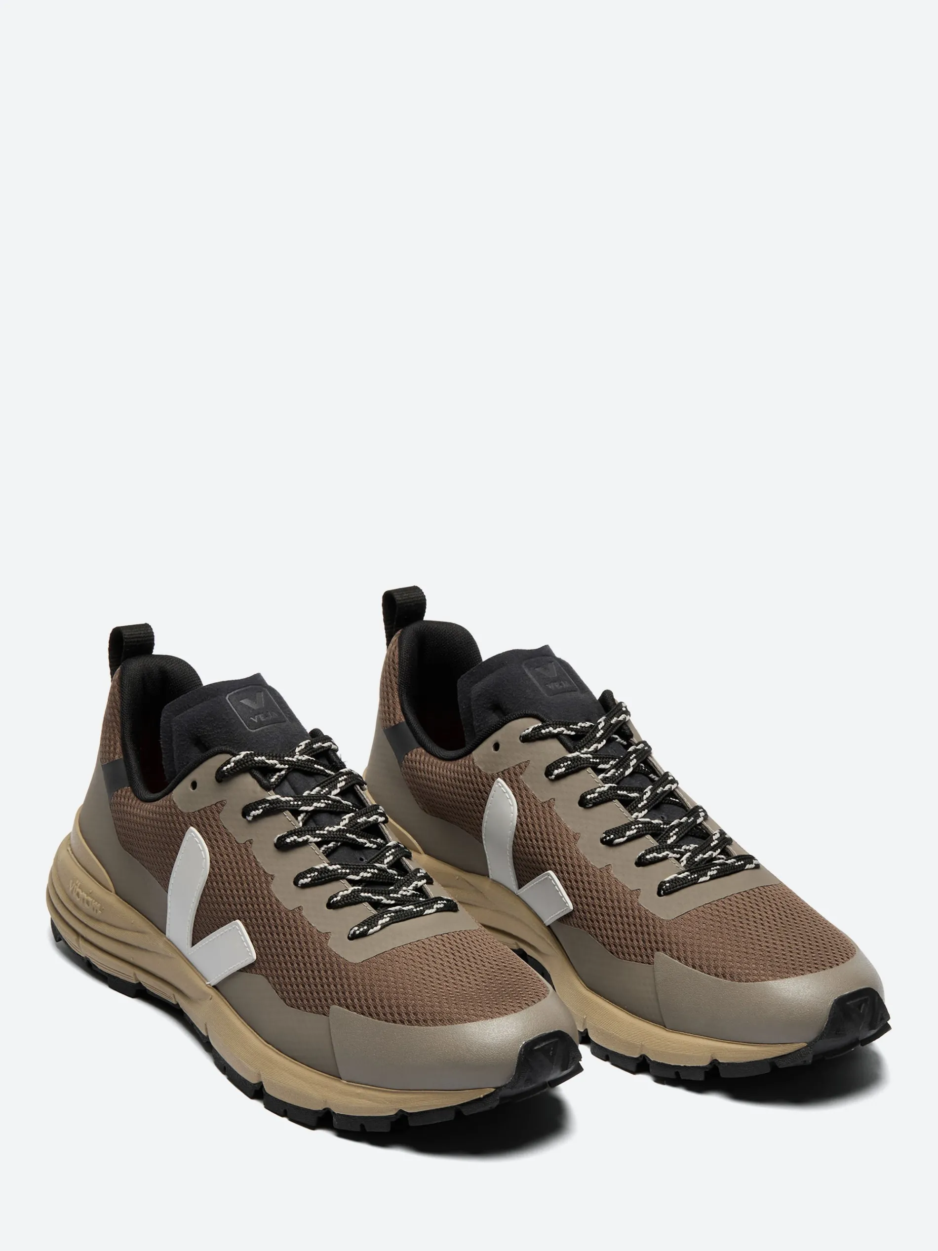 Veja - Dekkan Alveomesh in Eagle and Light Grey