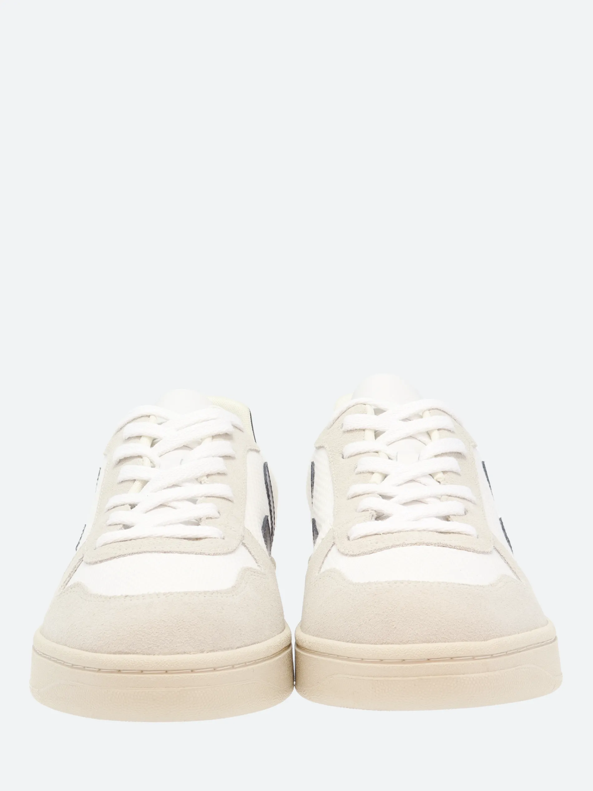 Veja - Men's V-10 in White and Blue