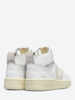 Veja - V-95 in White and Natural