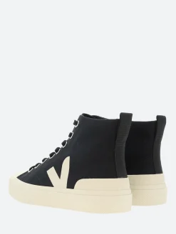 VEJA - Wata II Canvas in Black and Pierre