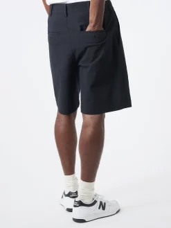 Wax London - Linton Pleat Short in Black Seersucker